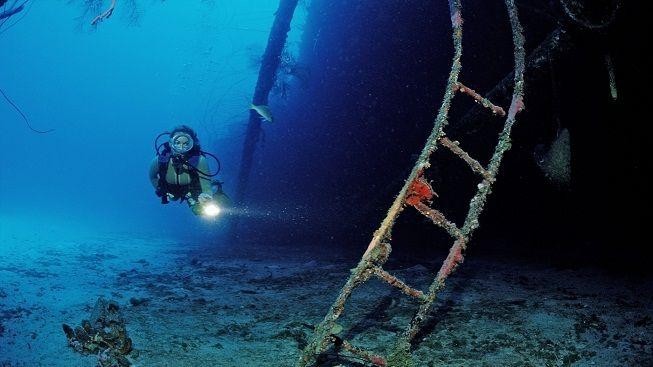 Řečtí experti našli dva antické vraky lodí daleko od břehu