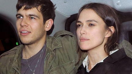 Keira Knightley se zasnoubila s hudebníkem Rightonem