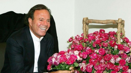 "Profesor lásky" Julio Iglesias míří do Prahy