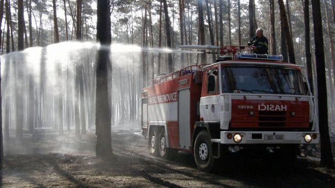 Největší požár za posledních 15 let! Hašení na Hodonínsku pokračuje