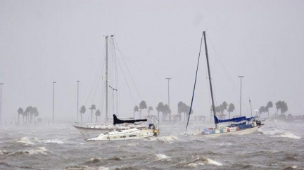 Mexické pobřeží se připravuje na příchod hurikánu