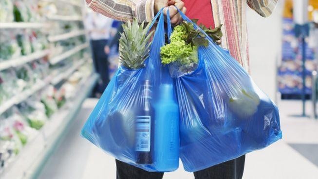 Los Angeles zakazuje plastikové tašky v samoobsluhách