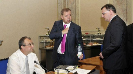 Vláda schválila vznik Státního pozemkového úřadu