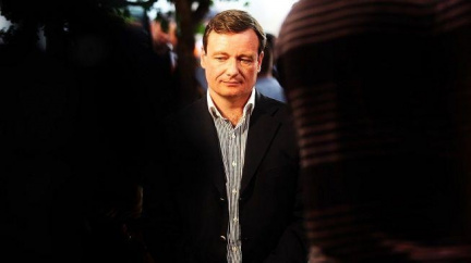 Rathova žena žádá o přemístění manžela do Prahy