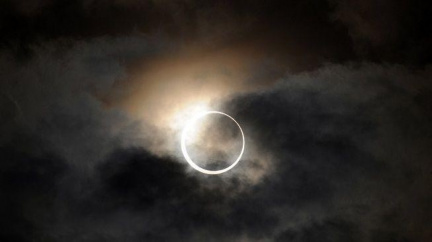 Vzácné zatmění Slunce sledovaly miliony lidí