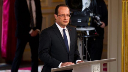 Nový prezident Hollande se činí. Snížil plat ministrům i sobě