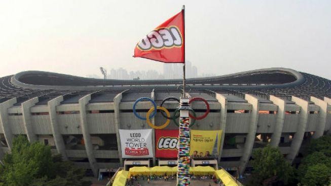 Podívejte se! V Soulu vyrostla nejvyšší věž z kostiček stavebnice Lego