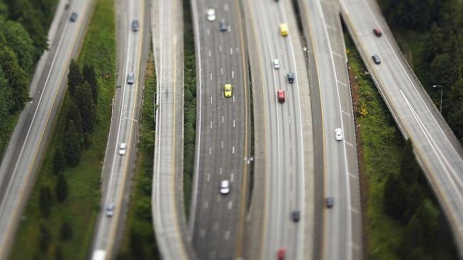 Baštýř (ODS) chytře nakoupil pozemky, kde má stát dálnice. Výdělek až desetinásobný