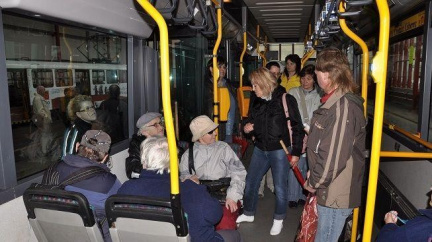 Dopravní podnik v Liberci se pyšní novou tramvají za 38 mil. Kč