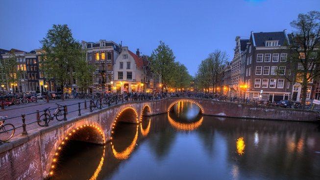 Nezapomenutelný Amsterdam. Toulejte se po muzeích i coffee shopech