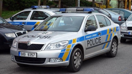  Policie pátrá po agresivním řidiči, který dnes střílel v těšnovském tunelu 