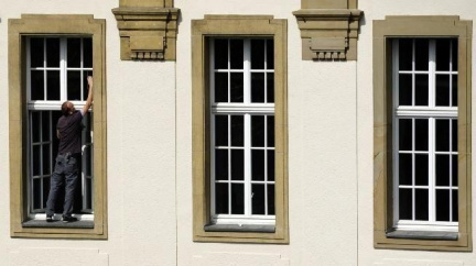 Singapurské služebné nápadně často padají z oken