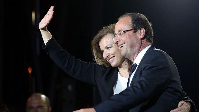 Neobvyklá první dáma ve Francii! Trierweilerová a Hollande svatbu neplánují