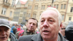 Dufek: Odbory se k jednání nevrátí, výzva k paralyzování země trvá