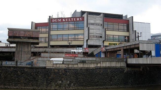 Při bourání kulturního domu v Plzni byl nalezen nebezpečný azbest