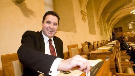 Politici se zastávají Tymošenkové. Sehnal drží hladovku