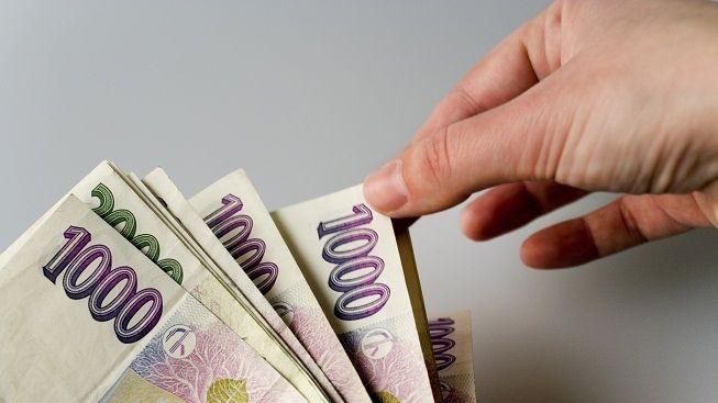 Zahraniční dluh ČR stoupl již na 2,215 bilionu Kč