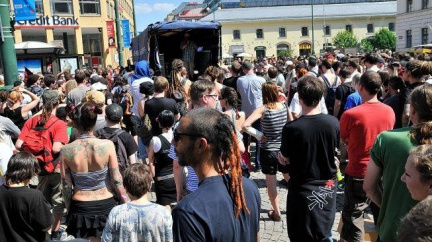 Anarchisté pochodují Prahou, chtějí projít kolem příznivců DSSS