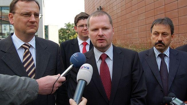 Nečas nabídl místo ministra školství Petru Fialovi