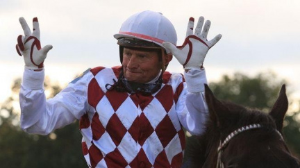 Josef Váňa si při pádu z koně zlomil nohu