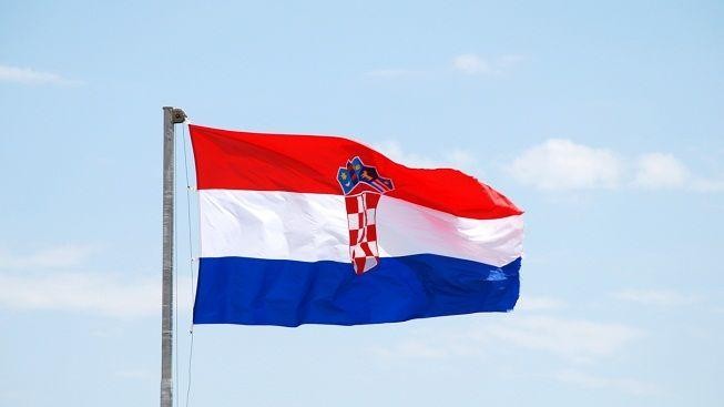 Čeští senátoři podepsali smlouvu o připojení Chorvatska k EU