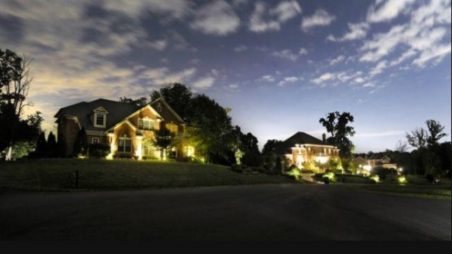 Bohaté předměstí Washingtonu rozděluje stavba rodinného sídla