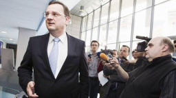  Nečas čeká, že Dlouhý dokáže vysvětlit miliony na účtu své ženy