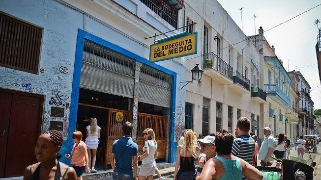 Oblíbený Hemingwayův lokál slaví sedmdesátiny