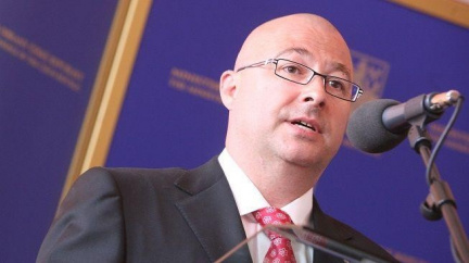 Exministr Barták si užívá vítězství. Noviny MfD se mu musí veřejně omluvit 