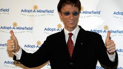 Zpěváka Bee Gees probrala z kómatu vlastní hudba