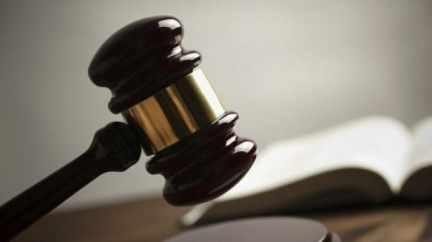 11 let ve vězení: Muž postrčil důchodce, který se při pádu zranil a zemřel