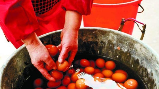 Neobvyklá jarní specialita z Číny - vejce v moči