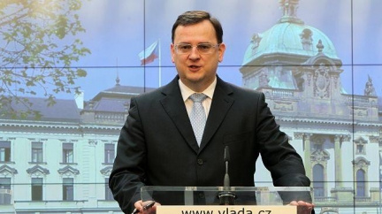 Nečas dává seskupení kolem Peake čas do pondělí