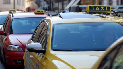 Nepoctiví taxikáři dluží Praze 82,5 milionu korun