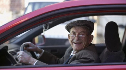 V Německu sílí volání poslat seniory zpátky do autoškoly