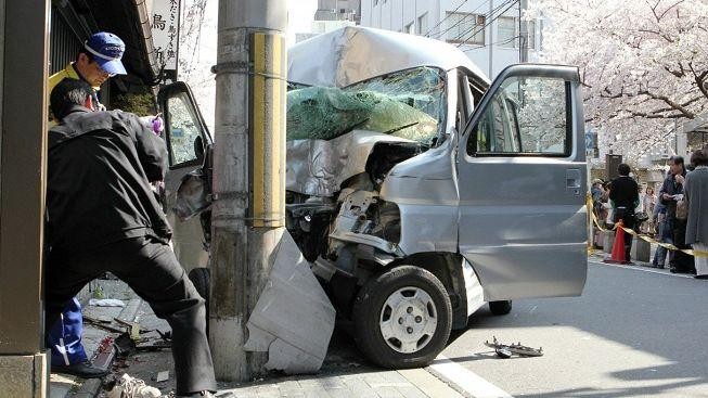 V Japonsku vjel řidič s dodávkou do davu, osm lidí je mrtvých