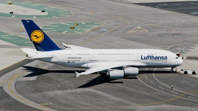 Lufthansa započala celodenní stávku. Lety do Prahy jsou také zrušeny