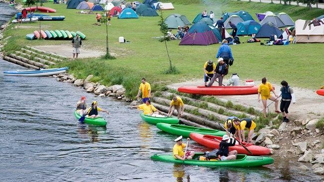 Vodáci v sobotu za účasti Lukáše Pollerta otevřou Vltavu