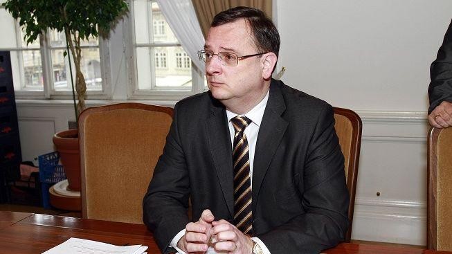 Poslanci a senátoři ODS podpořili Nečase v jednání o koalici