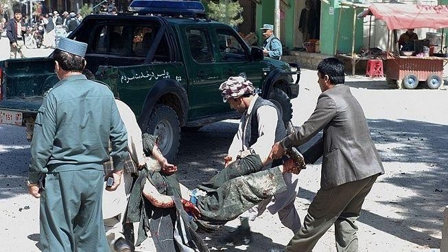 Dalších 18 mrtvých bylo nalezeno po sebevražedném útoku v Afgánistánu