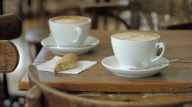 Kavárna v Dubaji nabízí latte nebo capuccino z velbloudího mléka