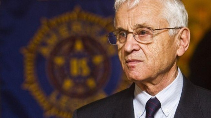 Lidé píší do sněmovny, chtějí vyznamenat Mašíny či Švehlu