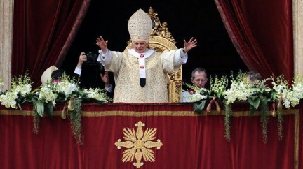  Papež Benedikt XVI. ve velikonoční řeči vyzval k míru, odsoudil útoky v Nigérii