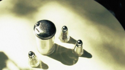 Polsko zemím EU zatajilo nebezpečí soli v potravinách. Samo výrobky stáhlo