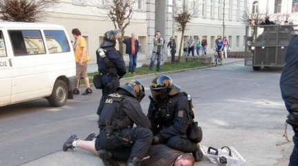 Na Šternbersku roste napětí mezi dvěma skupinami Romů