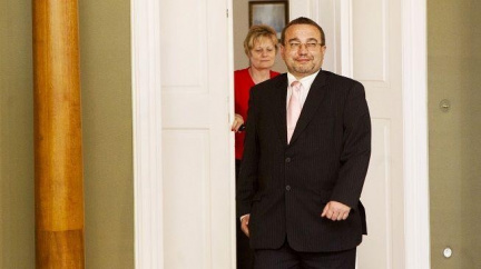 Opožděný aprílový žert? "Školák" Dobeš je zpátky na ministerstvu