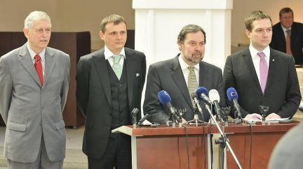 VV: Pokud Nečas nesplní podmínky, odejdeme z vlády