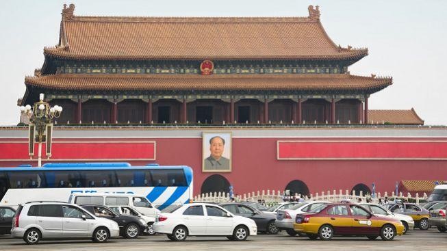 Žadatelé o řidičský průkaz v Číně musí vědět, jakým směrem vyskočit z auta