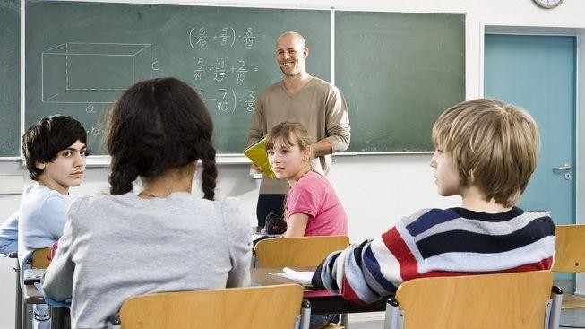 Školský výbor chce 1,5 miliardy navíc na platy pro učitele