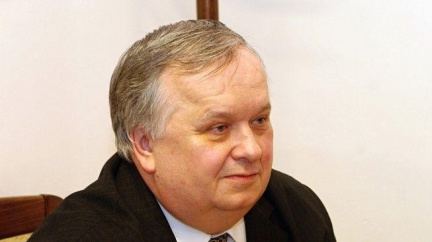 Lang vysvětluje poslancům kontakt důstojníka BIS s Janouškem